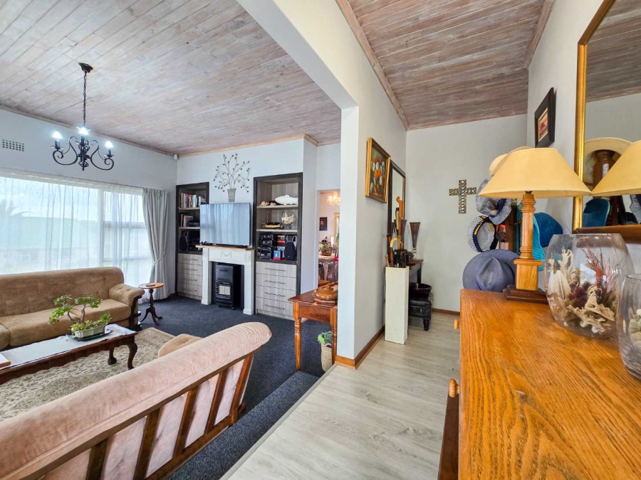 4 Bedroom Property for Sale in Stilbaai Wes Western Cape